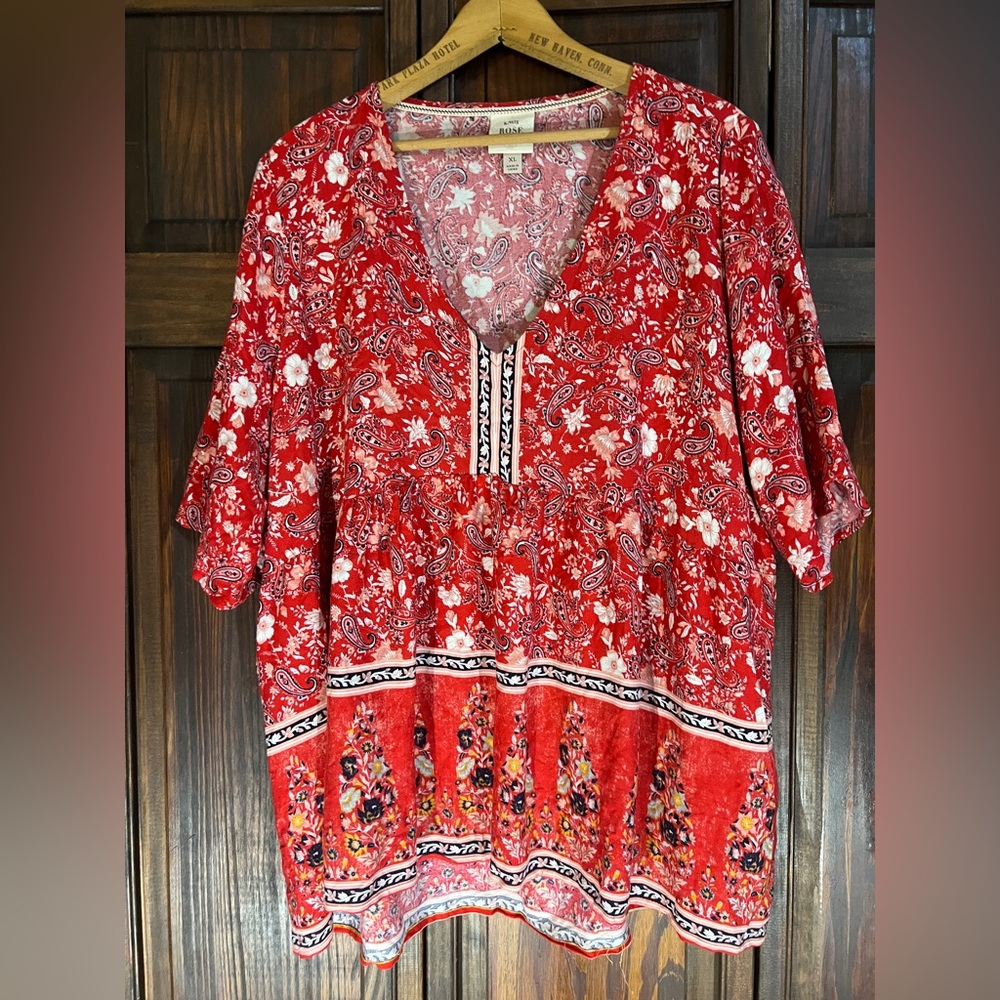 Knox Rose Red‎ Floral V-Neck Blouse